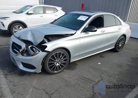 2018 Mercedes-Benz C 300 4Matic z USA, uszkodzony, nr VIN 55SWF4KB6JU260421